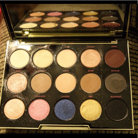 Urban Decay Gwen Stefani eyeshadow palette - Picture 2 of 5